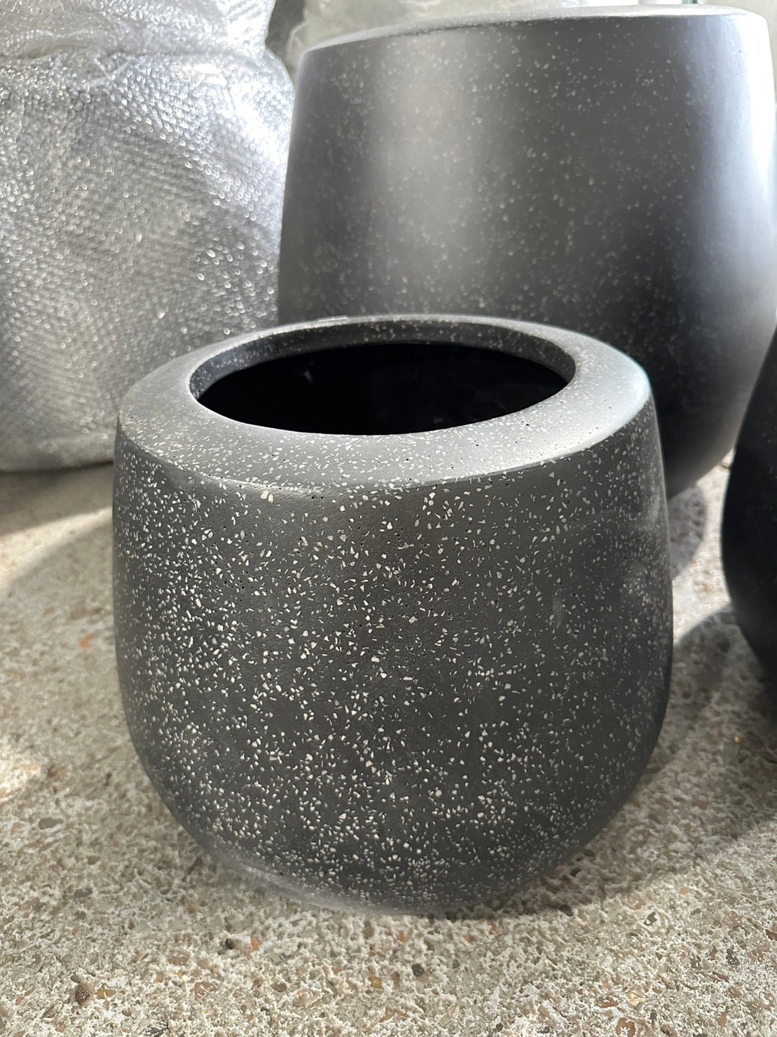 NY Bella Cup Pot Black ( pickup/delivery )