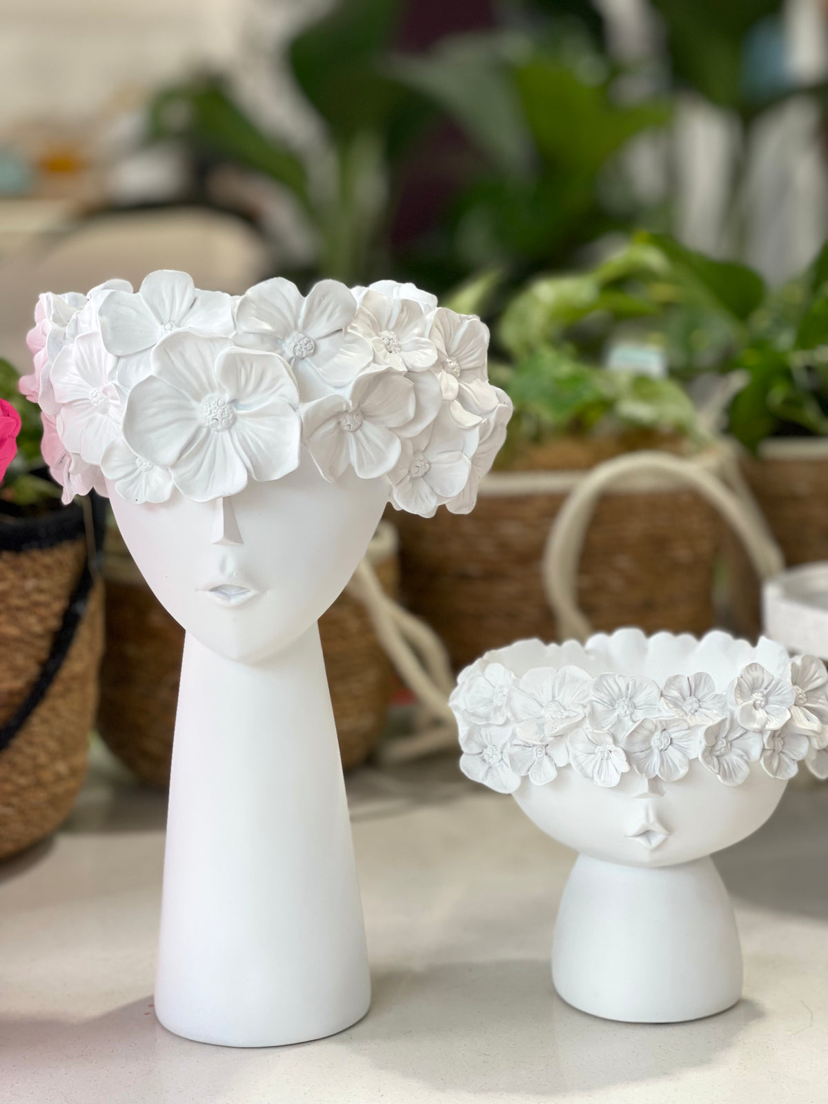 White flower girl vase (Pickup/delivery)
